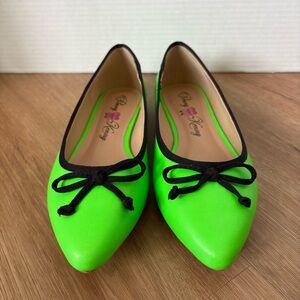 Green Bow Women's Flats